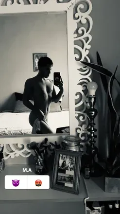 OnlyFans account  r_uf21 avatar 1