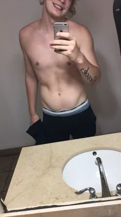OnlyFans cuenta tmon3yyy23 header 2