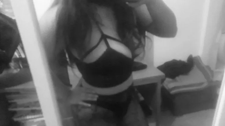 OnlyFans cuenta leslie_star header 2
