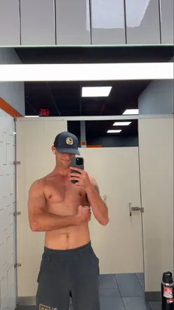 OnlyFans cuenta slim_shady669 header 2