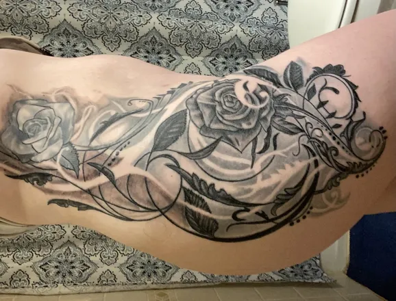OnlyFans cuenta tattedtearose header 2