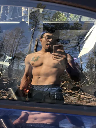 OnlyFans account  honeyskinnedpapi header 2