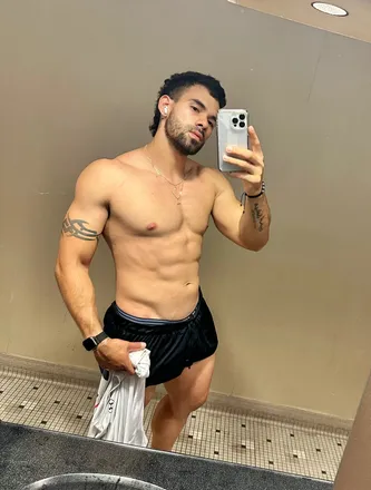 OnlyFans cuenta rvelssquez header 2