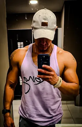 OnlyFans account  dc_00 avatar 1