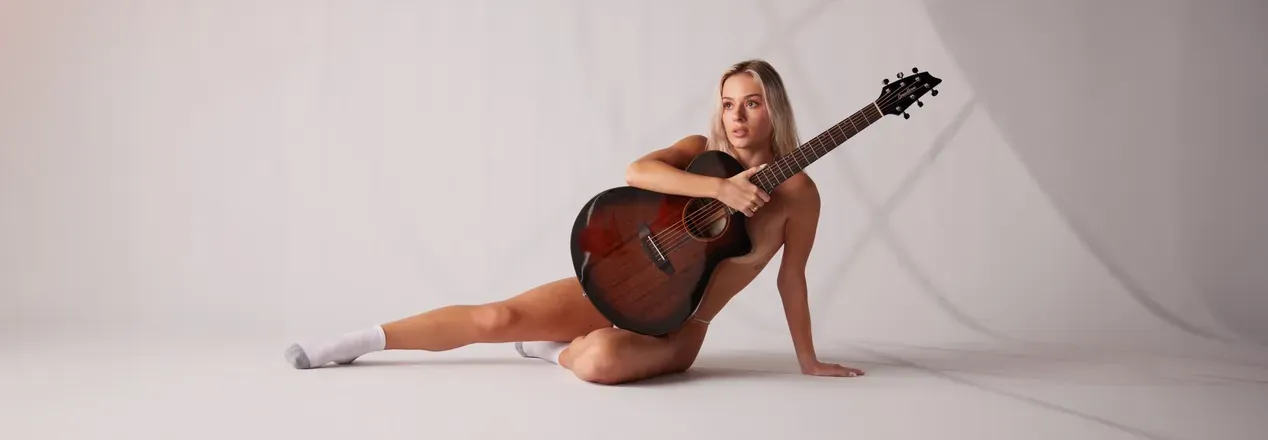OnlyFans cuenta kirstenknight header 2