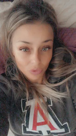 OnlyFans cuenta remiscarlet header 2