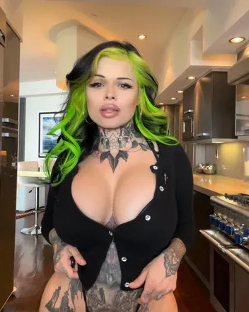 OnlyFans cuenta xwifekaren avatar 1
