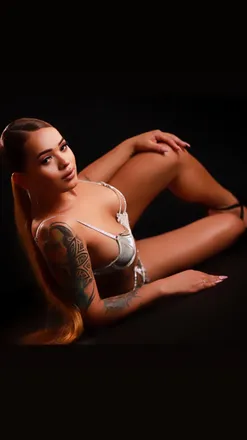 OnlyFans cuenta yennitaborda1 header 2