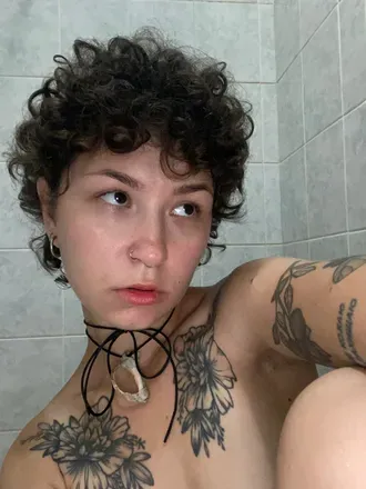 OnlyFans account  petitefeetfetishlover avatar 1
