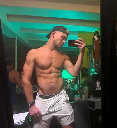 OnlyFans cuenta urboynextdoorr avatar 1