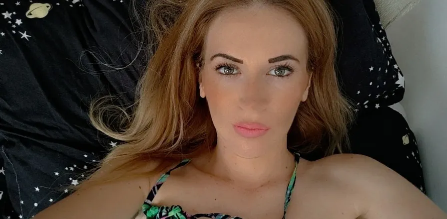 OnlyFans cuenta karyine1 header 2