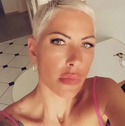 OnlyFans account  u122650305 avatar 1