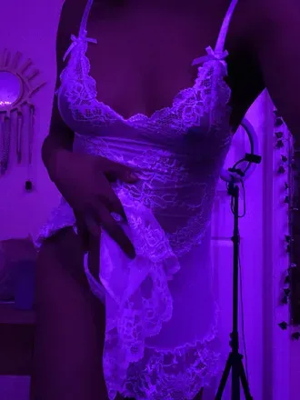 OnlyFans cuenta tinagreen2345 avatar 1