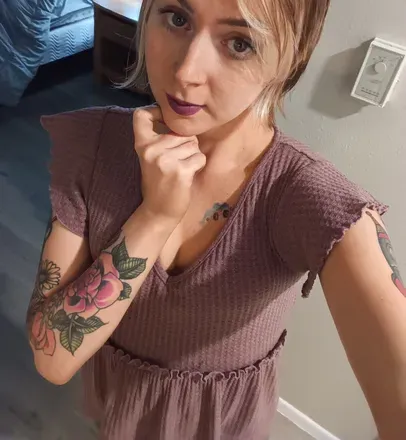 OnlyFans cuenta shyholly avatar 1