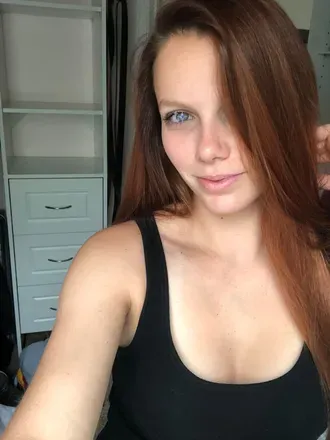 OnlyFans account  redheadroxy4u avatar 1