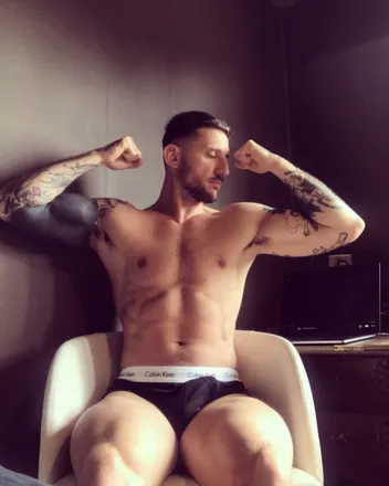 OnlyFans cuenta u166422233 header 2