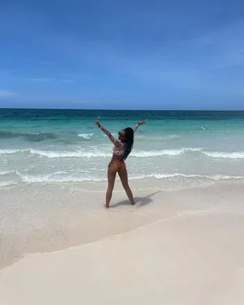 OnlyFans cuenta kmamiiofficial header 2