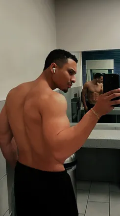OnlyFans cuenta yunoxxxx header 2
