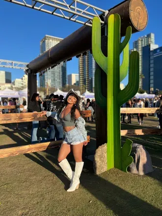OnlyFans cuenta positivevibeswithlana1 header 2