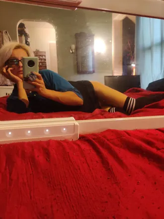 OnlyFans cuenta holeygamergirl header 2