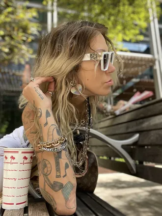 OnlyFans cuenta jennyleelove header 2