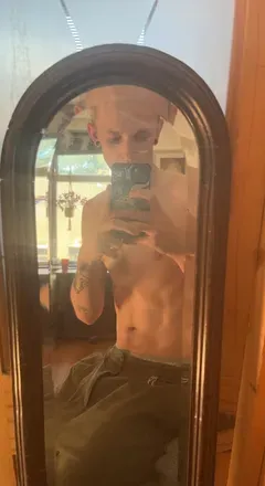OnlyFans account  ofzee avatar 1