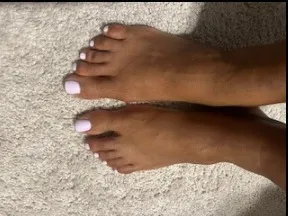 OnlyFans cuenta verypreetyfeet header 2