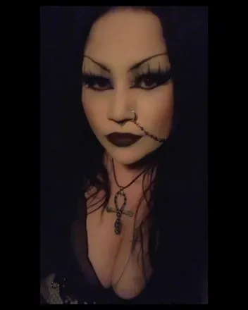 OnlyFans account  trampire avatar 1