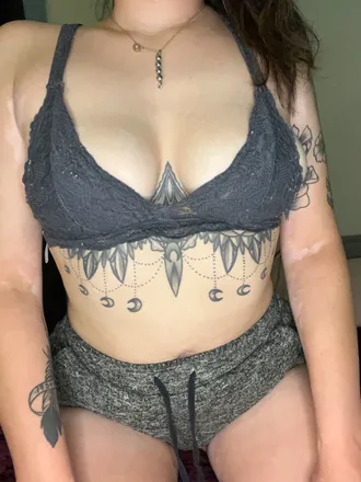 OnlyFans cuenta xobarefootbella header 2