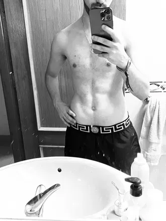 OnlyFans cuenta cryptoxx header 2