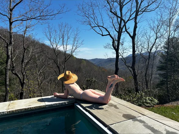 OnlyFans cuenta blondebomb777 header 2