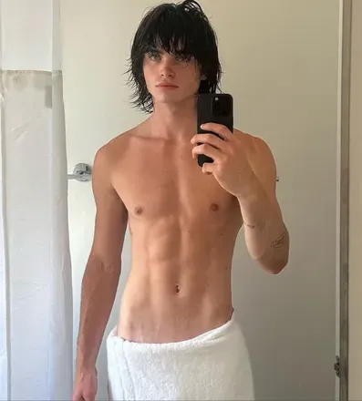 OnlyFans account  aaronponce avatar 1