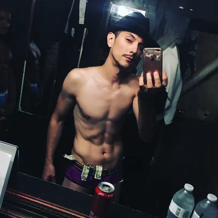 OnlyFans cuenta adamdivine header 2