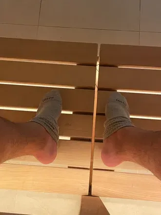 OnlyFans cuenta juicyjfeet98 header 2