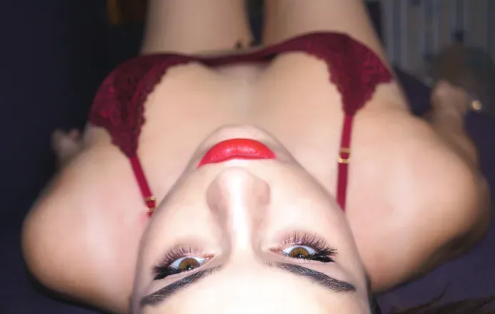 OnlyFans cuenta mavrikia22free avatar 1
