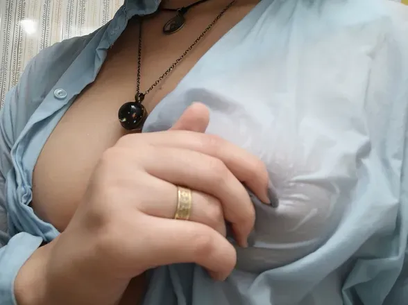 OnlyFans account  iochi.e header 2