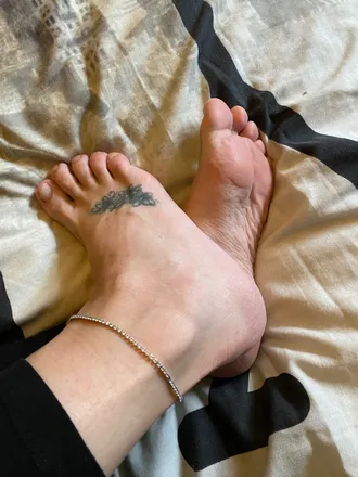 OnlyFans cuenta caroline135 header 2
