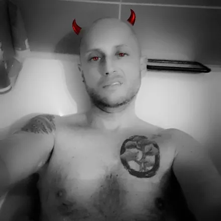 OnlyFans cuenta xavg77 header 2