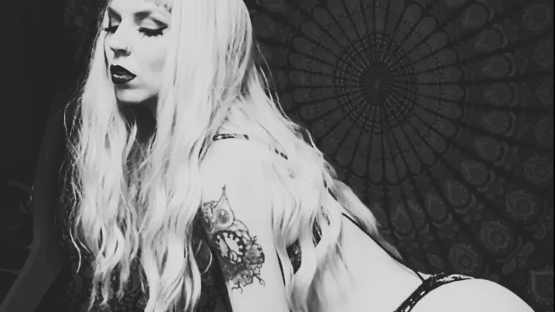 OnlyFans cuenta clementine_rose header 2