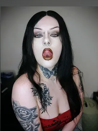 OnlyFans account  marielovely420 avatar 1