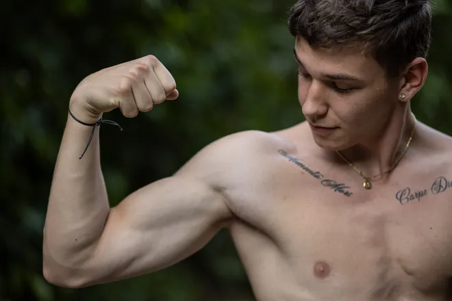OnlyFans account  justinskye_x header 2