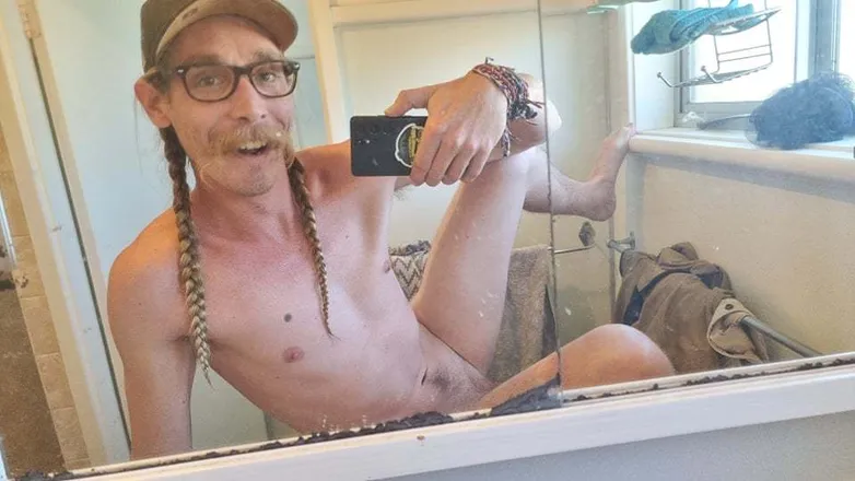 OnlyFans cuenta loustreamz header 2