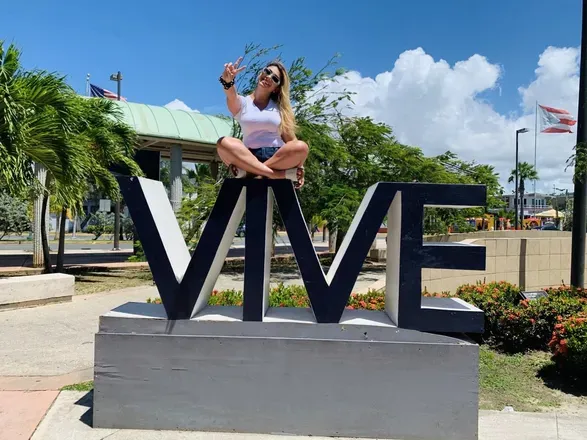 OnlyFans cuenta travelroxy avatar 1