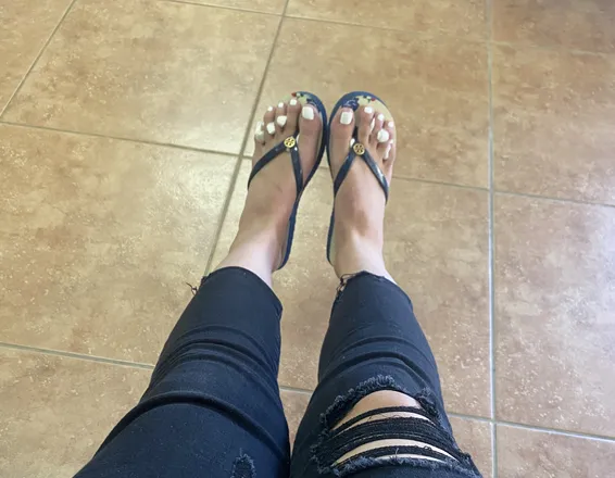 OnlyFans cuenta beauteeefulfeet header 2