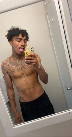 OnlyFans account  user123789087 avatar 1