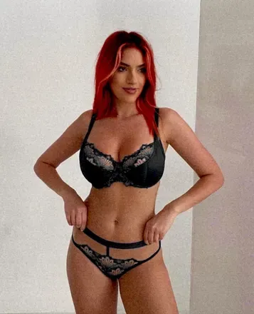 OnlyFans cuenta peachy_queen22 avatar 1
