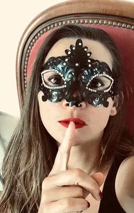 OnlyFans account  thefrenchgirlnextdoor avatar 1
