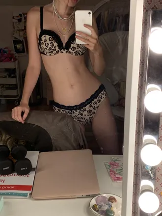 OnlyFans cuenta totsy header 2