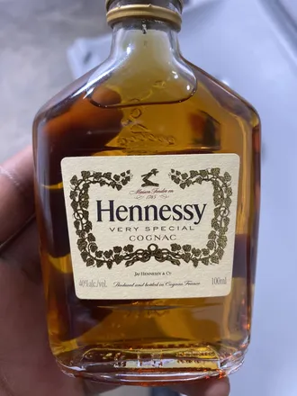 OnlyFans cuenta ume_hennessy header 2