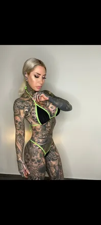 OnlyFans cuenta zusanna header 2